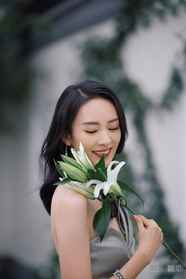 美女身體被寄生蟲寄生漫畫(找一部是動漫女孩被綁住一只大蟲子爬進了那里) 美女身體被寄生蟲寄生漫畫(找一部是動漫女孩被綁住一只大蟲子爬進了那里)